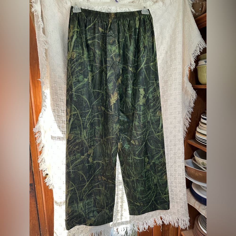 Men's size large camo waterproof pants